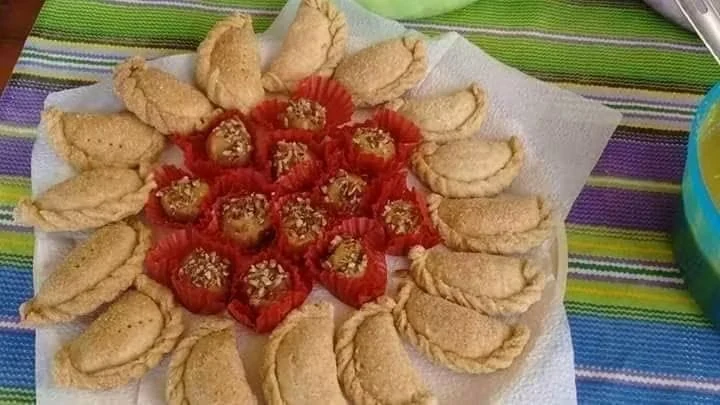 Empanadas y antojitos servidos